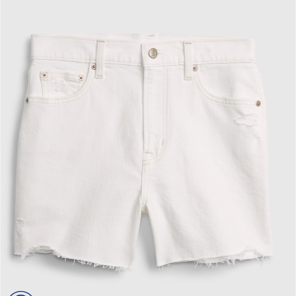 Gap • NWT• 4” High Rise Denim Shorts with Washwell